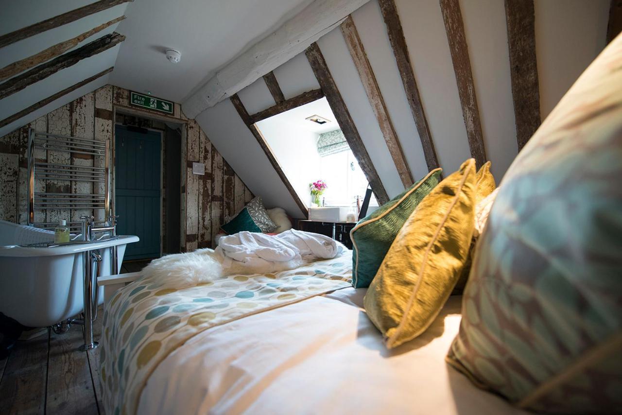 The Woolpack Inn Wavehorne Екстер'єр фото